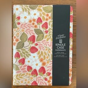 NWT Elyse Breanne Kindle Paper White 11th Gen case Strawberry print